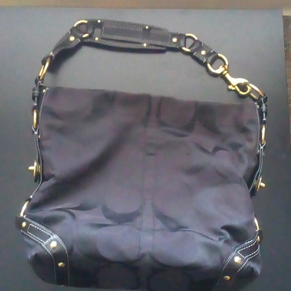 Coach - Picture 5 of 7